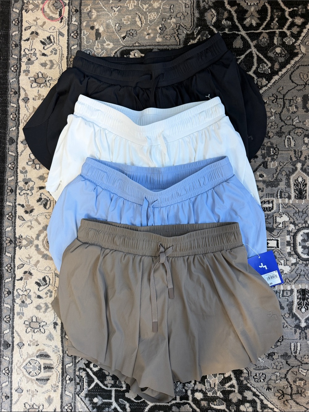Joy Lab 4 pair ladies shorts. Elastic-Waist flowy Shorts w/pocket shorts. S/M